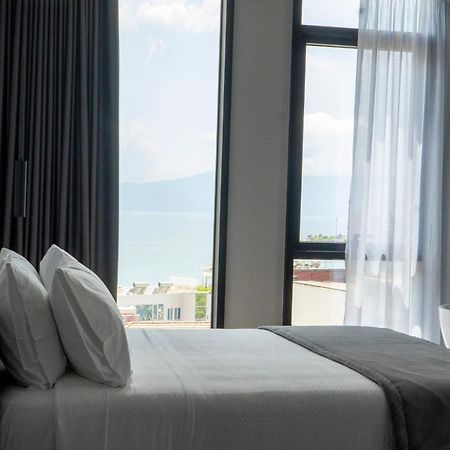 Center Hotel Sarandë エクステリア 写真