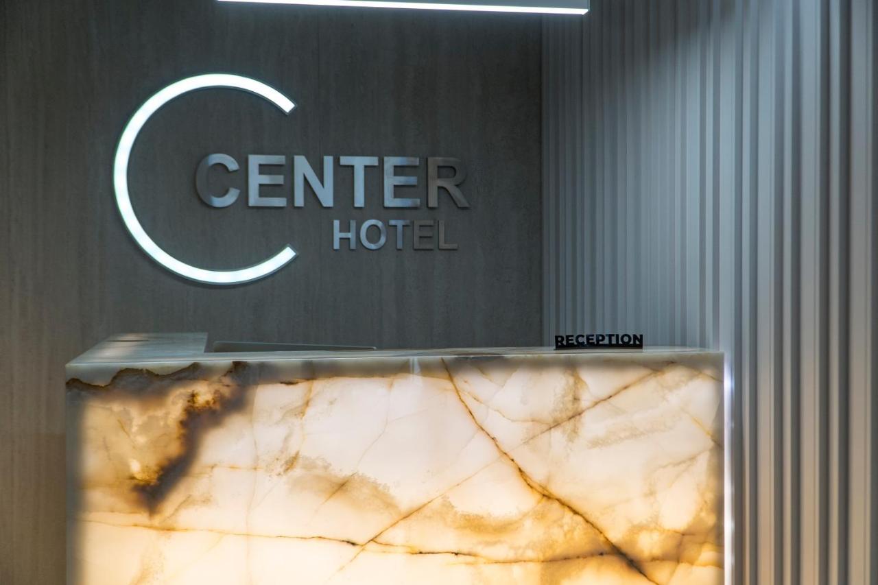 Center Hotel Sarandë エクステリア 写真