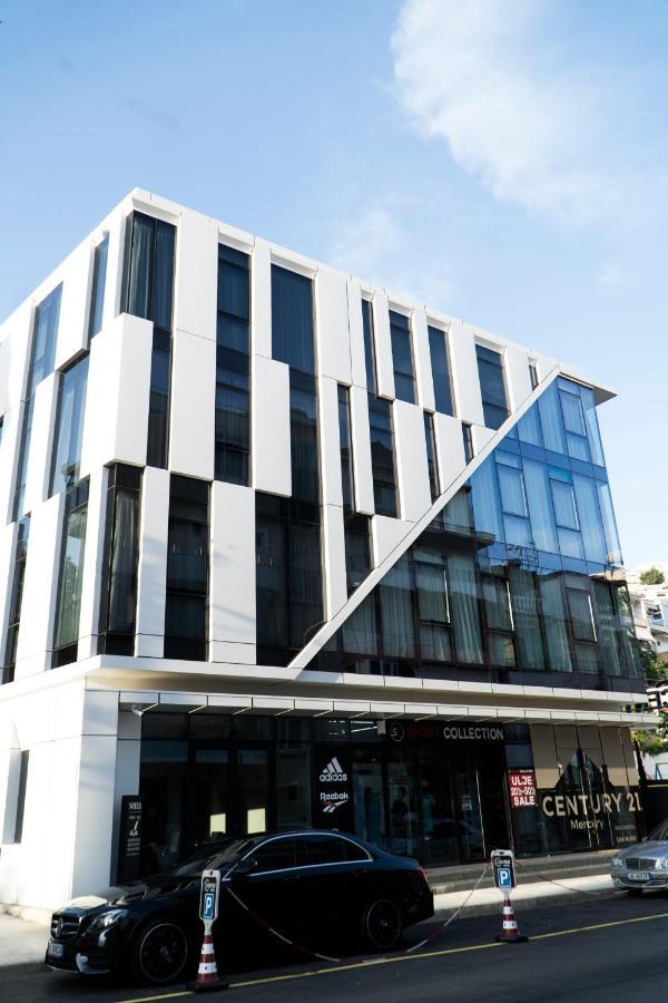 Center Hotel Sarandë エクステリア 写真