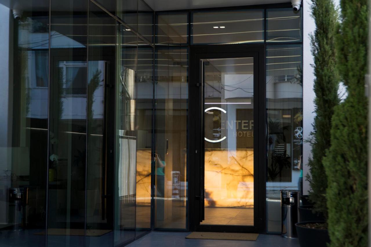 Center Hotel Sarandë エクステリア 写真