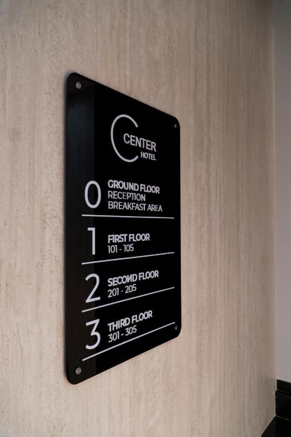 Center Hotel Sarandë エクステリア 写真