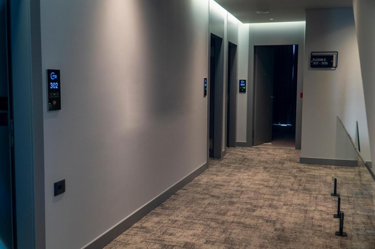Center Hotel Sarandë エクステリア 写真