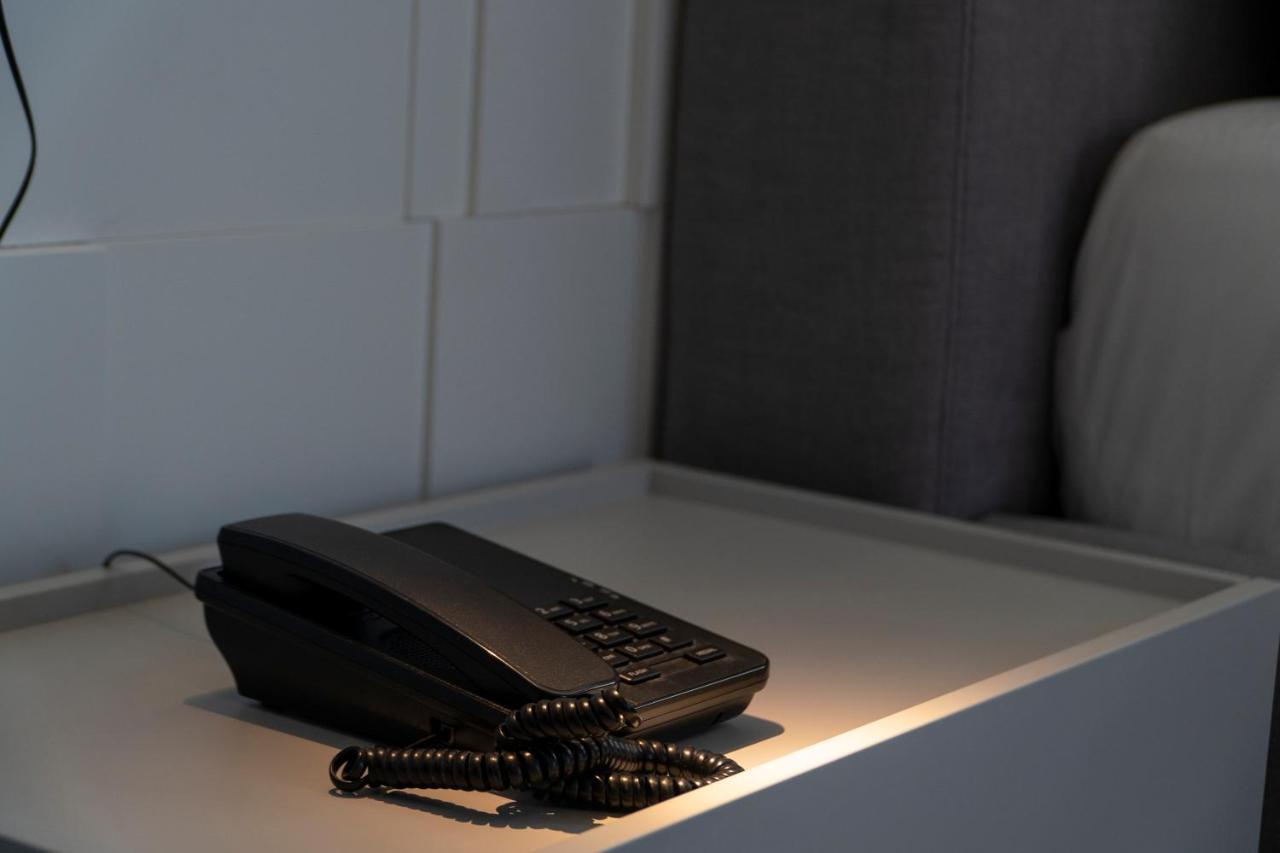 Center Hotel Sarandë エクステリア 写真