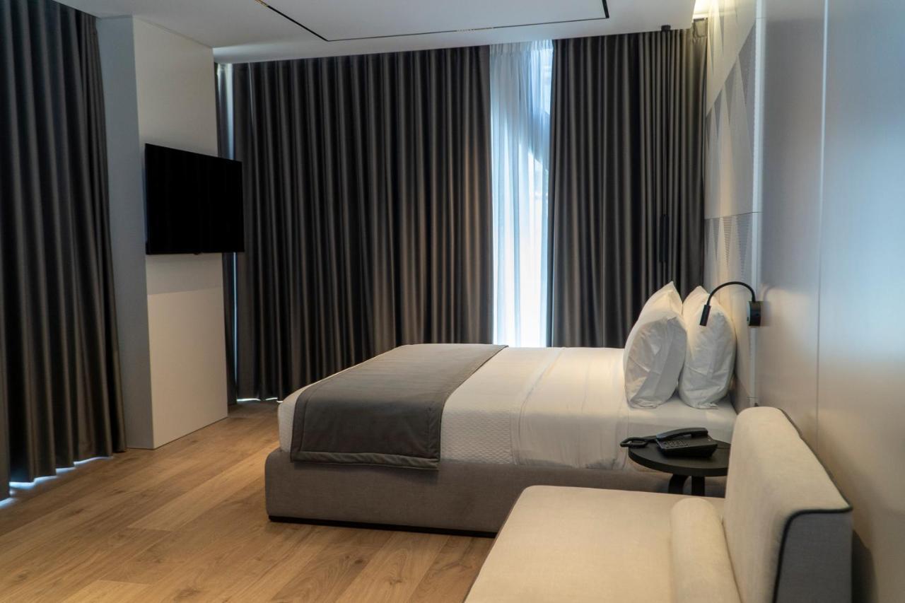 Center Hotel Sarandë エクステリア 写真