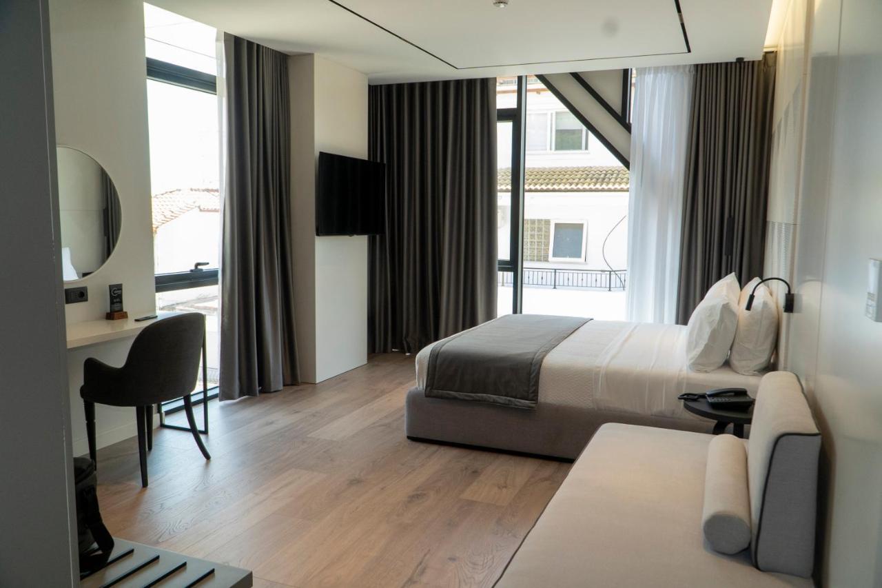 Center Hotel Sarandë エクステリア 写真