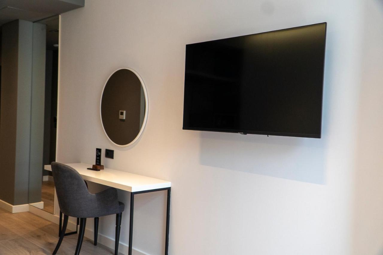 Center Hotel Sarandë エクステリア 写真