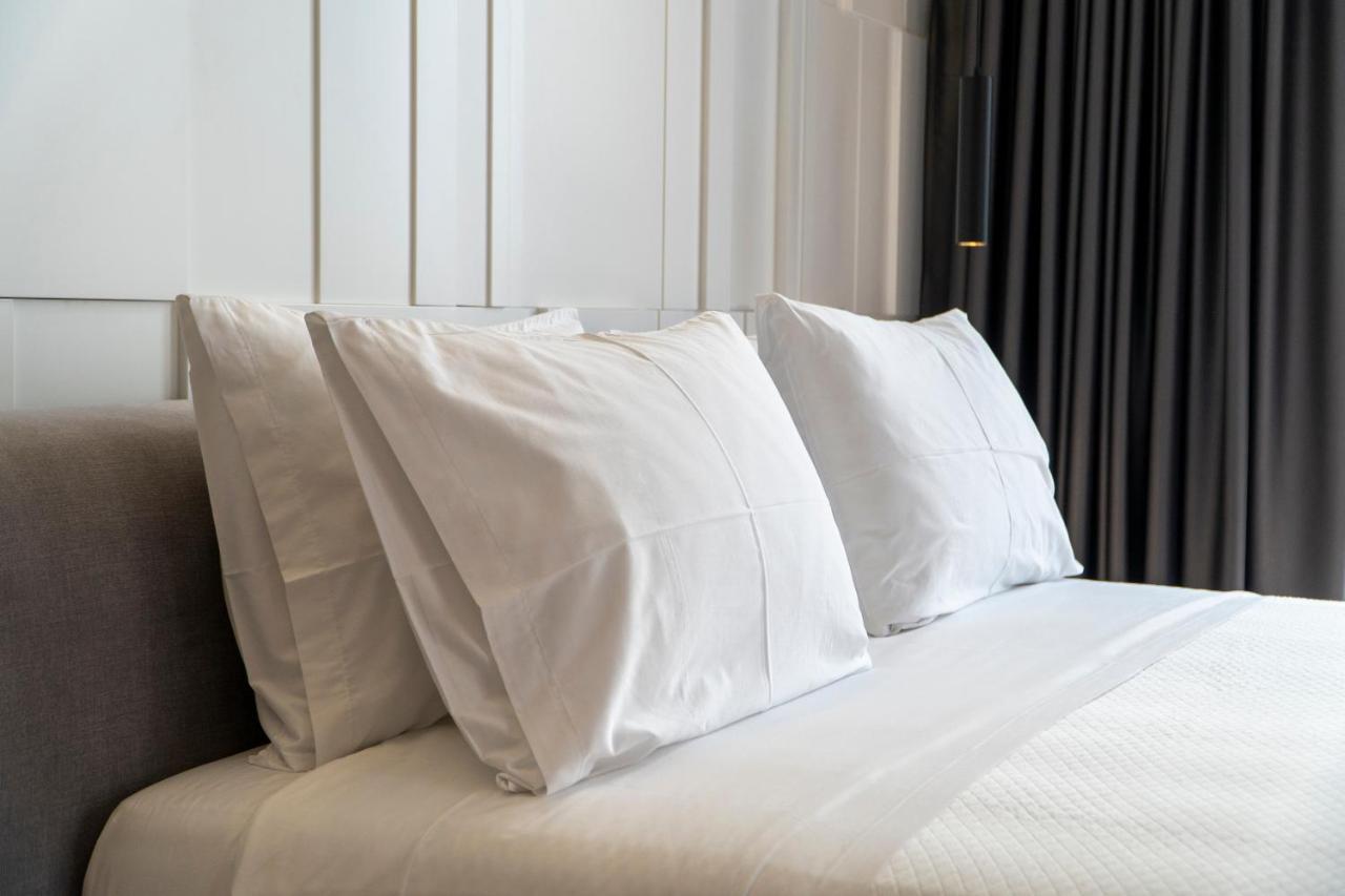 Center Hotel Sarandë エクステリア 写真